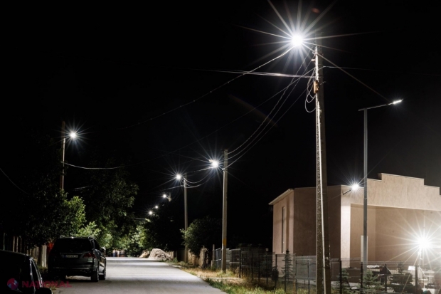 FOTO // Partidul „ȘOR” a finalizat proiectul de ILUMINAT STRADAL în satul Jeloboc în memoria primăriței: „Luminile pe care le aprindem azi în satul Jeloboc și în toată comuna Piatra sunt în amintirea Marianei Țugui”