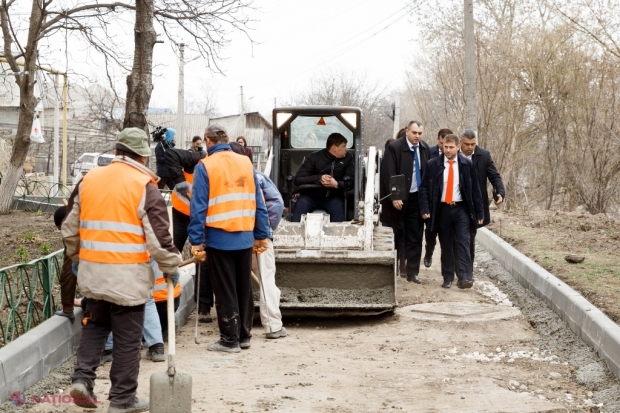 FOTO // La Orhei continuă modernizarea capitală a curților de bloc: „În calitate de deputat ales voi continua proiectele sociale pe care le-am început”