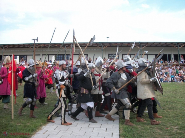 FOTO // Bătălii, muzică, tir cu arcul și alte ATRACȚII. Le mai „PRINDEȚI” și astăzi