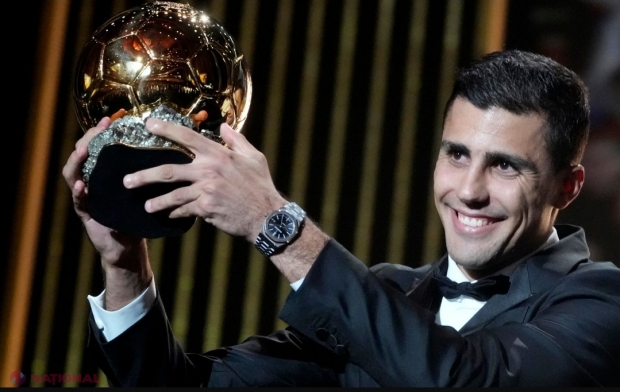 VIDEO // Rodri, noul Balonul de Aur, a venit în cârje la gala de la Paris. Real Madrid a boicotat evenimentul pentru că Vinicius nu a fost declarat câștigătorul trofeului