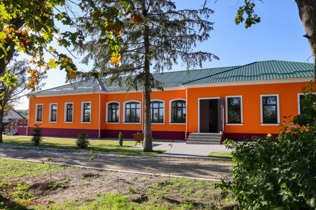 FOTO // Conacul „Russo” din comuna Cotova și-a recăpătat strălucirea de altădată, după ce a fost restaurat prin intermediul programului „Satul European”. „Restaurarea acestui obiectiv contribuie și la reconstruirea economiei locale”