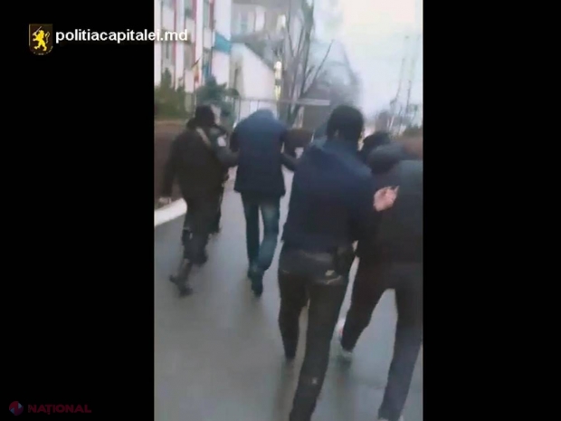VIDEO // Un bărbat din Chișinău, ÎMPUȘCAT în cap într-un local de la Ciocana: Cel care ar fi tras, prins în momentul când intenționa să părăsească republica