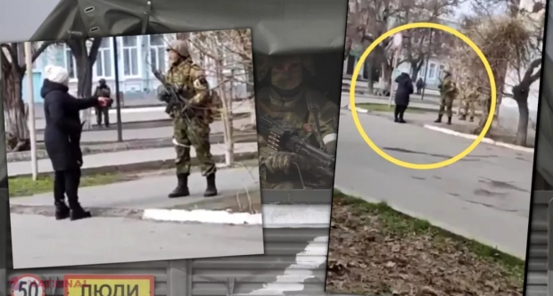 VIDEO // Cum a devenit o simplă femeie din Ucraina EROINĂ pentru întreaga lume. Aceasta a ÎNFRUNTAT un invadator rus înarmat până-n dinți: „Să-ți pui semințe în buzunar. Când o să mori pe pământurile noastre, măcar vor crește flori în urma ta!”