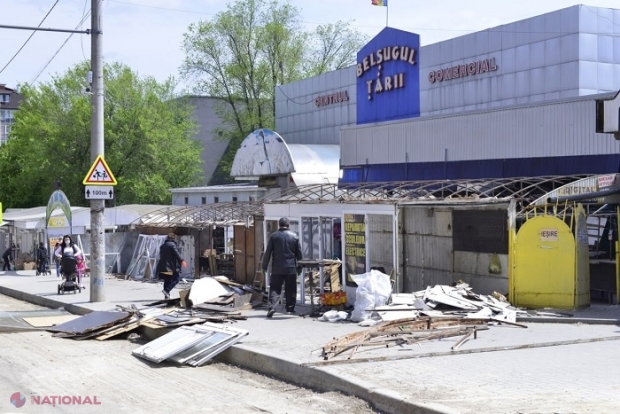 FOTO // SCHIMBĂRI majore la piața de lângă fostul cinematograf „Flacăra” de la Buiucani: Gheretele „expirate”, demolate