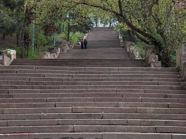 Scări din GRANIT, într-un parc din Chișinău, cu aproape un MILION de euro, grant de la București