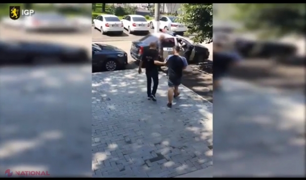 VIDEO // Condamnat la zece ani de închisoare, a închiriat un apartament chiar „sub nasul” Poliției din Chișinău, pentru a se ascunde de oamenii legii