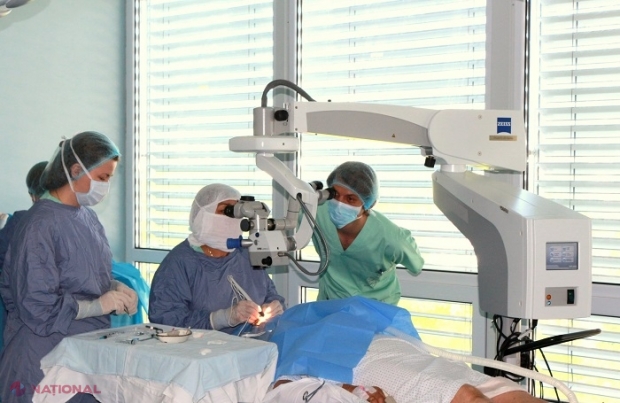 Salariile cadrelor medicale și suplimentele pentru munca de noapte, mai mari cu 15%: Majorări între 700 și 3 000 de lei, în funcție de specialitate, vechime și nivelul studiilor, și salarii egale la specialiștii din capitală și din raioane