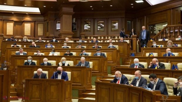 PSRM-ul ar fi împărțit în DOUĂ TABERE: Unii ar opta pentru învestirea Guvernului Grosu, alții -pentru păstrarea actualului executiv. „Cine va câștiga? Cei care spun că importantă e schema de aici și acum sau cei care gândesc cu trei luni în viitor?” 