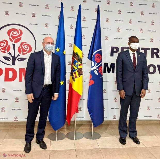 Întâlnire de URGENȚĂ între Pavel Filip și Ambasadorul SUA, Dereck J. Hogan. SCENARIUL care ar putea fi implementat, după ce unii democrați au PĂRĂSIT formațiunea