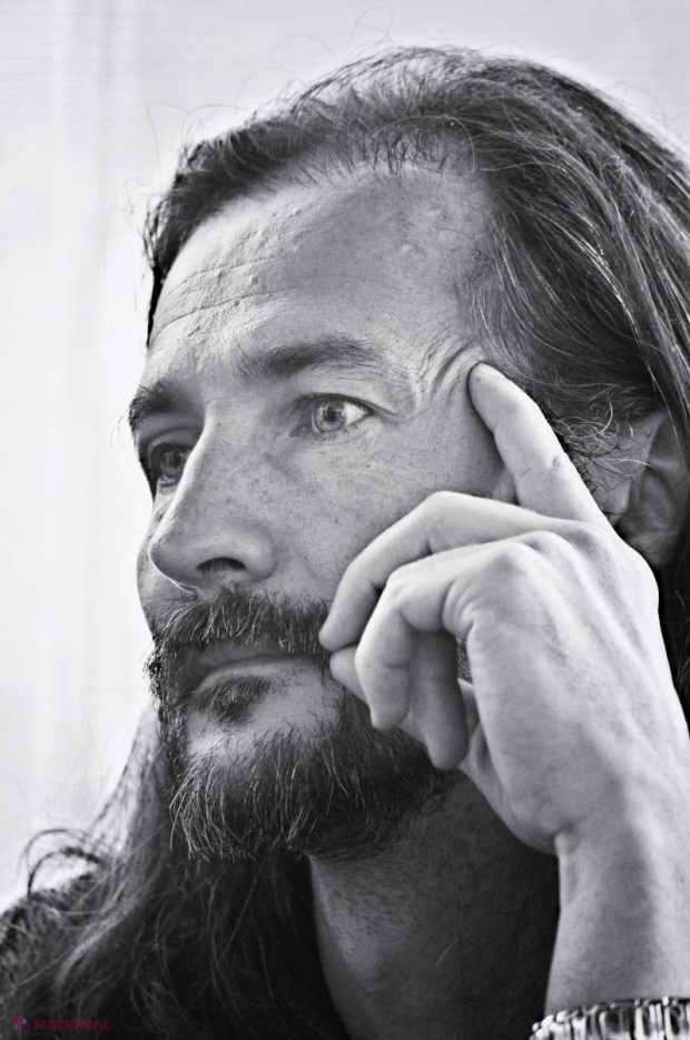 Emilian Galaicu-Păun: Eu sunt veşnicul student de la Litere, iar afară este eternul Mai ’68!