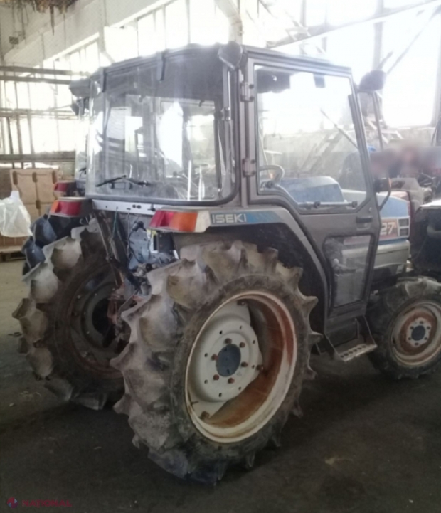 Un agent economic a vrut să păcălească vameșii la importul unui tractor ca să NU plătească taxele necesare: Tractor din 1994, declarat ca fiind fabricat în 2002