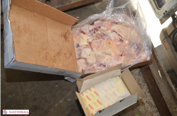 Patru tone de carne de pui congelată și unt, reținute de vameși