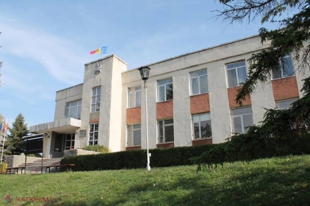 Primarul orașului Căușeni riscă să fie AMENDAT și DEMIS: La mijloc sunt proprietăți care i-au aparținut și pe care le-a donat tatălui său 
