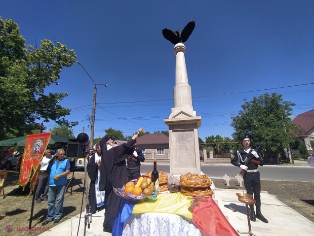 GALERIE FOTO // Monument al Eroilor Români, distrus de sovietici, RESTABILIT la Florești