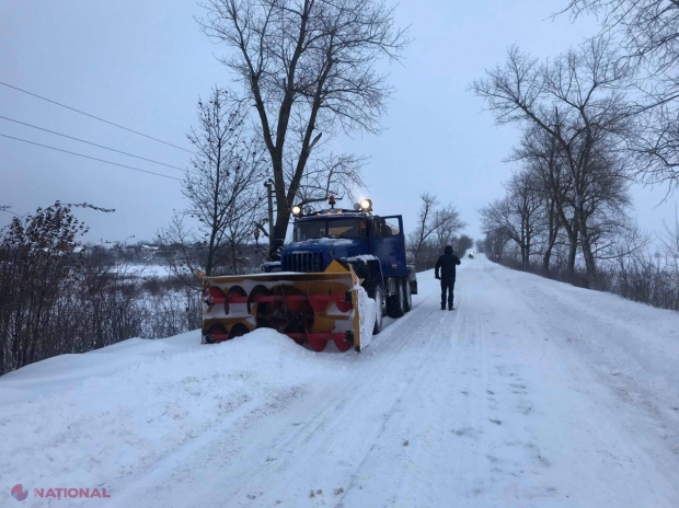 Guvernul a oferit tehnică și muncitori pentru deszăpezirea drumurilor din municipiul Chișinău