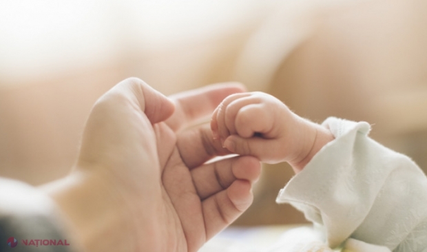 Un bebeluș de 4 luni a murit din cauza Covid-19