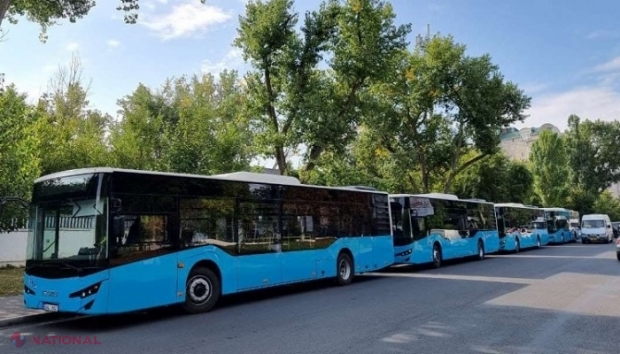 FOTO // Cum arată autobuzele noi „ISUZU” puse azi în circulație pe străzile din Chișinău