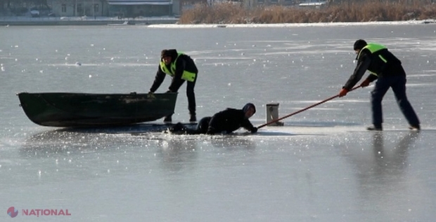 VIDEO // Un bărbat care a sărit să-și salveze câinele, la un pas de înec la Valea Morilor: Momentul în care este scos din apa rece ca gheața, filmat de salvatori