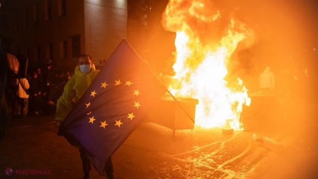 Violențe în Georgia, după ce premierul a suspendat negocierile cu UE. Protestatarii au încercat să forțeze intrarea în Parlament