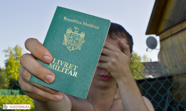 CORUPȚIE la Centrul Militar din Chișinău: Scăpau tinerii de ARMATĂ contra unor sume de bani