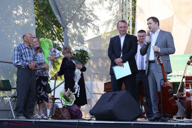 FOTO // Vlad Filat le-a făcut o PROMISIUNE consătenilor din Lăpușna