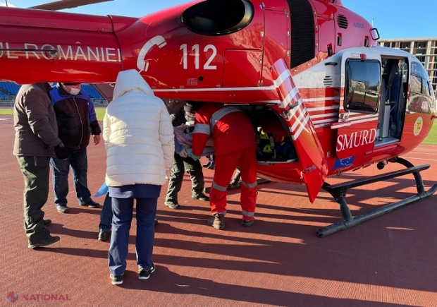 VIDEO // Un elicopter SMURD de la Iași a adus un bărbat de la Glodeni până la Chișinău: Politraumatism cranio-cerebral suferit într-un accident rutier