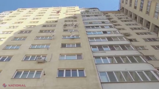 TRAGEDIE // Un copil de DOI ANI a căzut în gol de la etajul OPT al unui bloc din sectorul Centru al capitalei. Minora a SUPRAVIEȚUIT, iar medicii încearcă să facă o minune pentru a-i salva viața