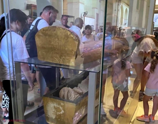 Turistă arestată în Egipt din cauza unui suvenir cumpărat cu 250 de euro. Ce era, de fapt, statuia cu care dorea să iasă din țară