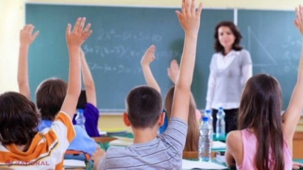 Noul an școlar 2020-2021 în România: Ce înseamnă scenariile roșu, galben, verde care urmează a fi aplicate în instituțiile de învățământ