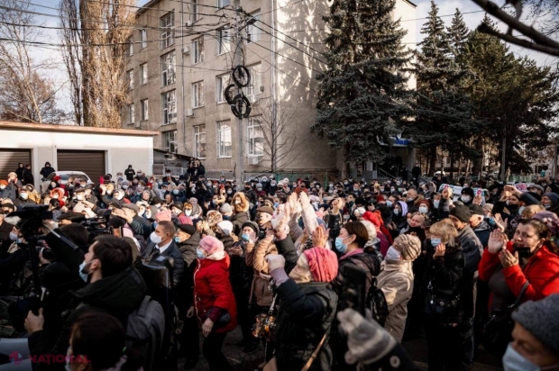 LIVE // Protest de amploare în fața Judecătoriei Bălți! Manifestanții cer ca Marina Tauber să fie lasată să candideze și să fie viitorul PRIMAR al municipiului Bălți