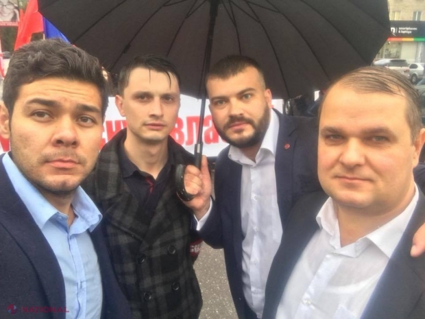 FOTO // Un deputat PSRM și un reprezentant al socialiștilor din CMC, surprinși făcând BAIE în aceeași cadă? Împreună cu ei ar mai fi fost un bărbat