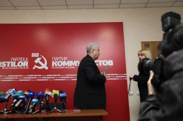 Voronin s-a BÂLBÂIT și de la tribuna principală a Parlamentului