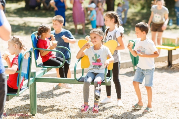 FOTO // Partidul „ȘOR” continuă AMENAJAREA terenurilor de joacă pentru copii: încă două au fost inaugurate în satele Șirăuți și Corbu: „Dosarul proiectelor realizate de noi devine tot mai consistent”
