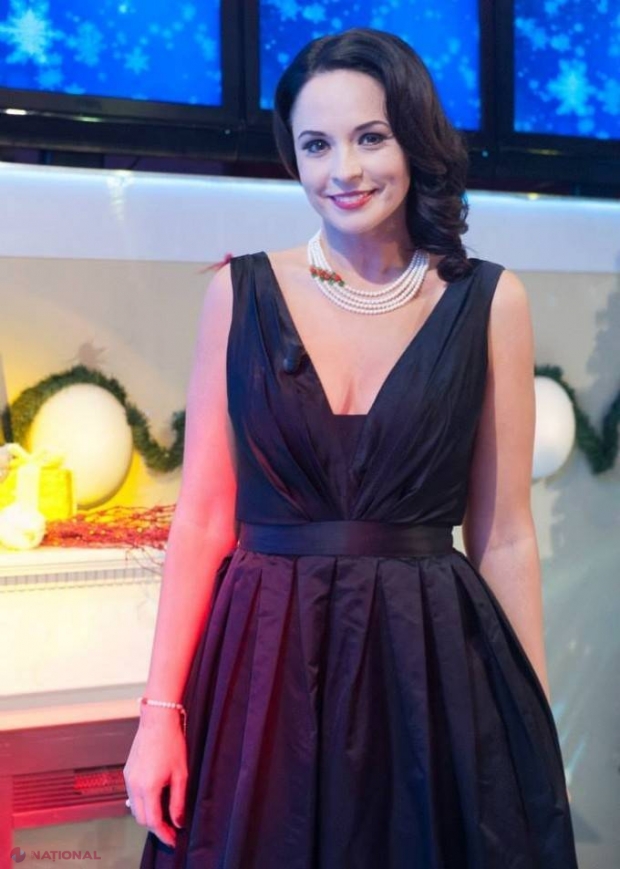 Chiar și zânele ÎNJURĂ! Vezi ce făcea Andreea Marin în culise, înainte să înceapă emisiunea! 