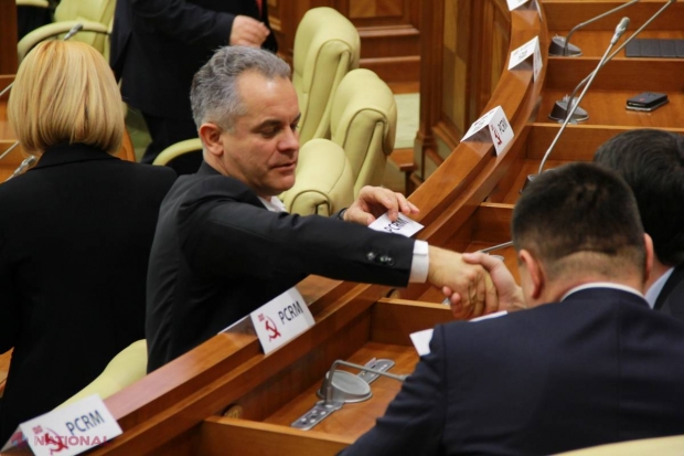 Plahotniuc și-a depus mandatul de deputat. Cine îi ia locul