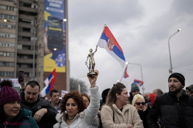 Studenții sârbi din Kragujevac ies la protest împotriva corupției după un accident feroviar tragic