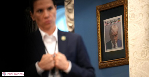 Trump transformă Mug Shot-ul notoriu în punct de atracție la Casa Albă, pe drumul spre biroul oval