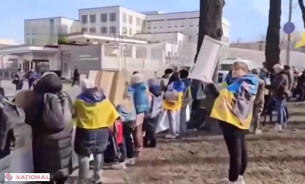 Proteste la Ambasada SUA din Kiev: Ucrainenii cer repatrierea prizonierilor de război