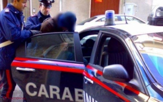 Doi români din Italia au FURAT o maşină de Poliţie CU TOT CU poliţistul dinăuntru