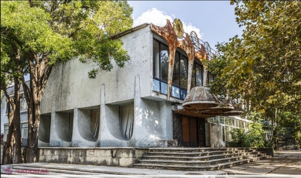 FOTO // Consiliul Național al Monumentelor Istorice a dat unde verde construirii unei clădiri cu ZECE etaje în locul cafenelei „Guguță” din parcul central al Chișinăului: Cum va arăta construcția nouă