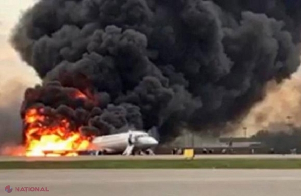 Tragedia de la Moscova: Cutiile negre ale avionului în care au murit 41 de oameni, recuperate. Versiunile cercetate de anchetatorii ruși