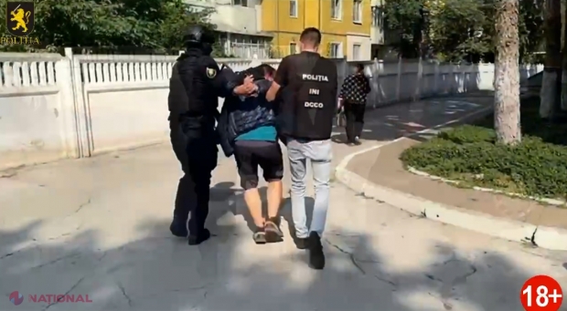 VIDEO // Noi REȚINERI în dosarul privind exploatarea sexuală a mai multor adolescente, inclusiv a unei fete de 12 ani. Suspecții au fost reținuți în stradă și plasați în izolator