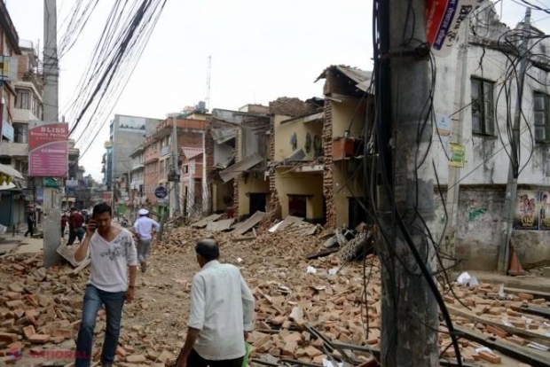 Bilanțul victimelor cutremurului din Nepal ar putea ajunge la 10 000. Trei zile de DOLIU național