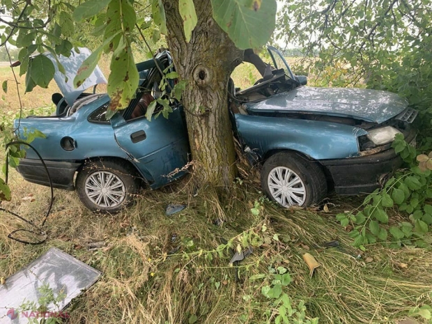 Cu „Toyota” și „Opel”-ul direct în copac: Doi șoferi de 37 și 38 de ani au decedat pe loc