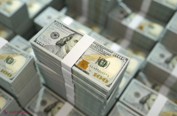 Dolarul american se prăbușește