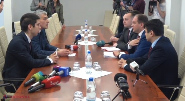 VIDEO // PSRM și Blocul „ACUM” au discutat de pomană 80 de minute. Socialiștii vor o COALIȚIE, cu Grecianâi spicher, iar „ACUM” insistă ca Maia Sandu să fie premier într-un Guvern minoritar și Năstase președintele Parlamentului