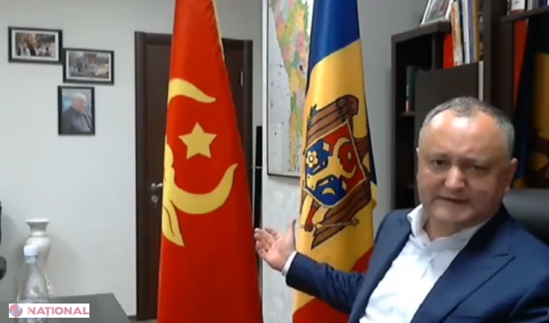 FOTO // Dodon vrea să instituie încă un DRAPEL OFICIAL în R. Moldova: „Sunt sigur că în 2018 vom mai avea un drapel”