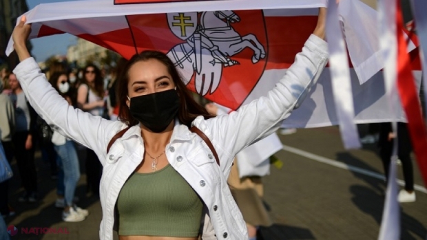 O nouă manifestație anti-regim masivă, duminică, la Minsk. Peste 100.000 de oameni au protestat în ziua în care Rusia a anunțat că trimite militari de elită în Belarus pentru exerciții comune