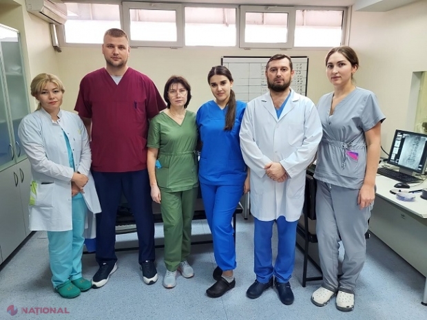 A trăit doi ani cu „zgomot insuportabil” în urechi și azi „aude în sfârșit liniștea”: Chirurgii de la SCR „Timofei Moșneaga”, intervenție complexă pentru a-i salva viața unei paciente de 62 de ani