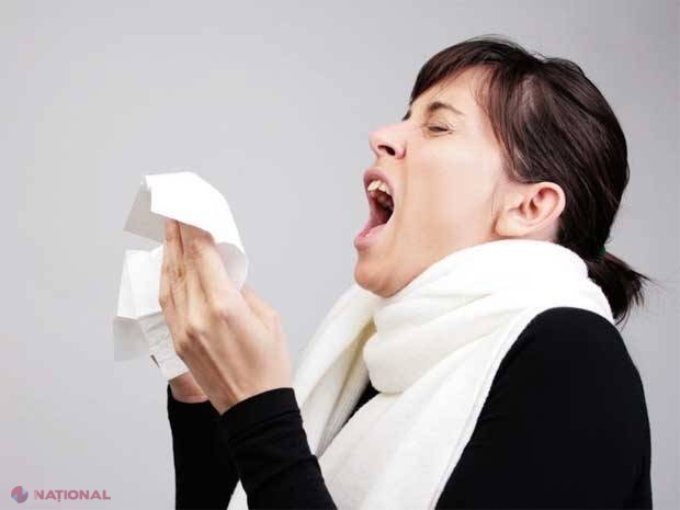 Ce se întâmplă dacă te ABȚII din strănutat? Iată PERICOLELE la care te expui